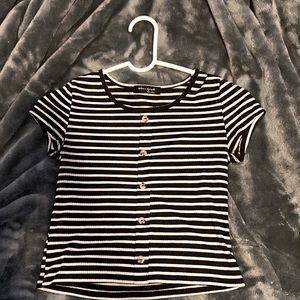 i am selling a cropped top that is great for comfy and cute.